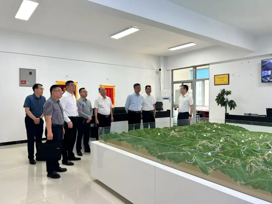 广东煤炭地质局党委委员、纪委书记鲁欣一行来我公司调研交流
