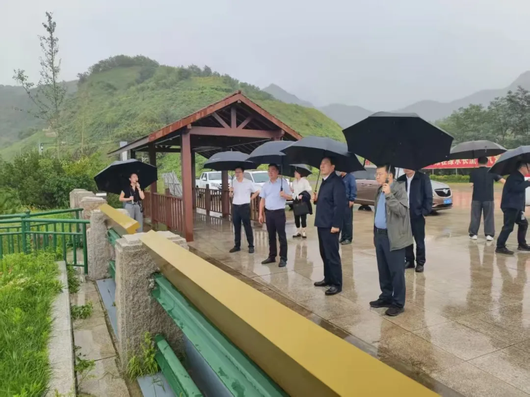 马刚到煤航捷达测控公司金堆城高边坡监测项目调研